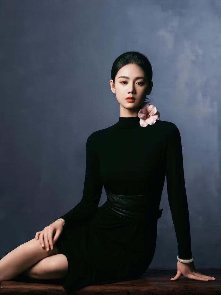 Ethnic Clothing & Online Fashion Store Khaadi Uk - Nuovo Abito da Studio Fotografico 2026