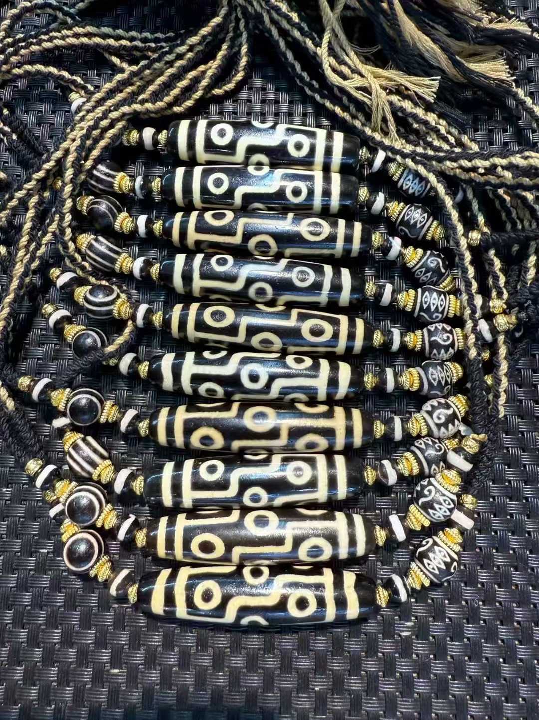 10 pz/lotto 9 Occhi con drago  - Ethnic Fashion Designers recensione e prezzo